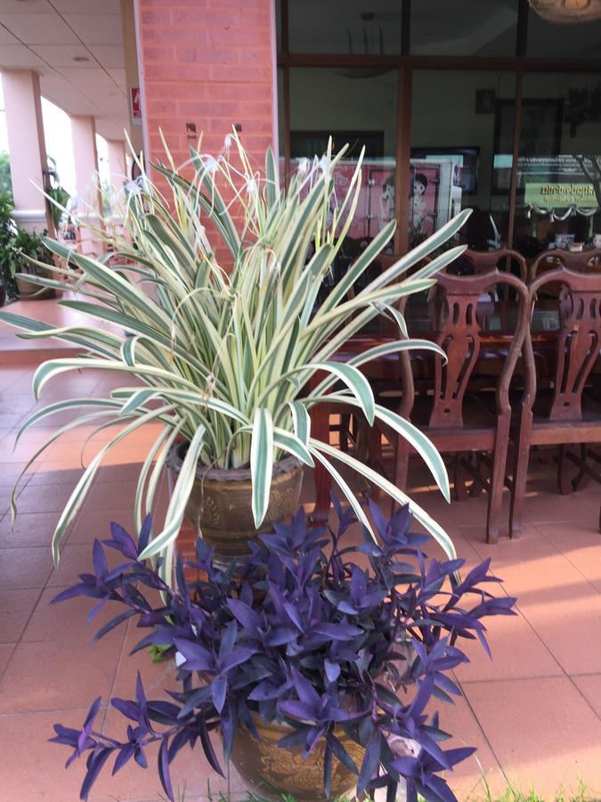 Poon Suk Hotel Kabin Buri Exterior photo